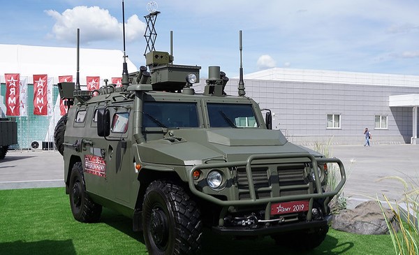 RKhM-8 Russian 4x4 CBRN Reconnaissance Armored Vehicle (D)